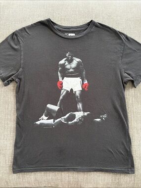 Muhammad Ali vs Sonny Liston Graphic Tee - Size L knockout tee